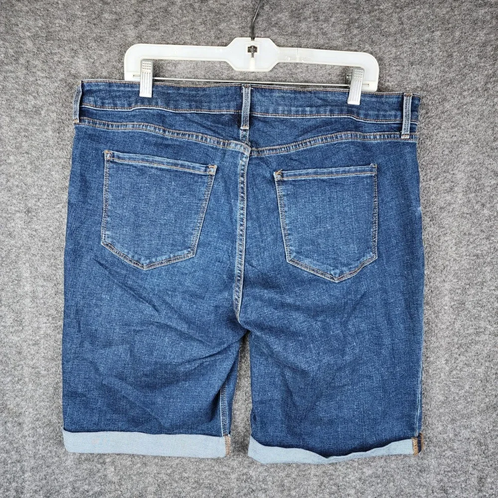 Old Navy Bermuda Shorts Womens 16 Blue Denim Cuffed Stretch Mid Rise Casual